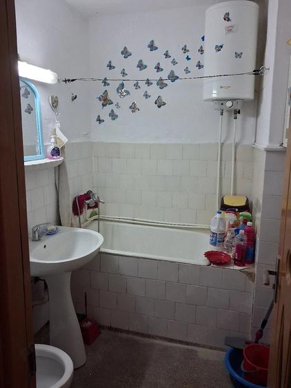 Apartament cu 2 camere semidecomandat în Traian
