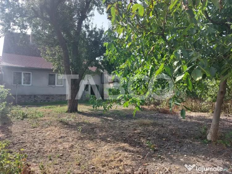 Casă cu 4 camere cu Teren 759 Mp în Central