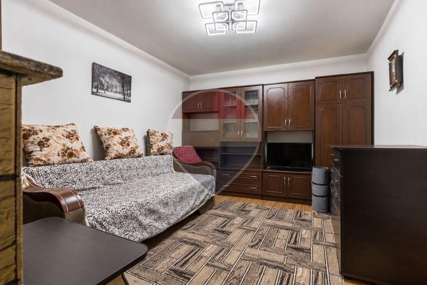 Apartament cu 2 camere semidecomandat, mobilat în Ultracentral