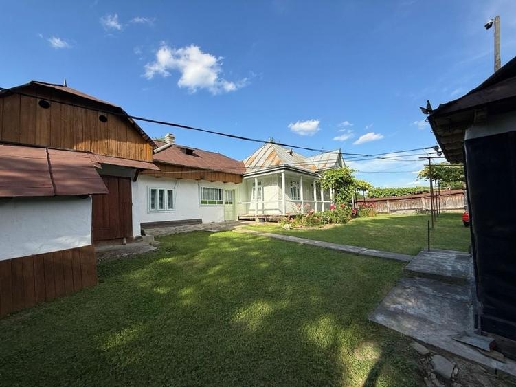 Casă cu 4 camere în Răucești