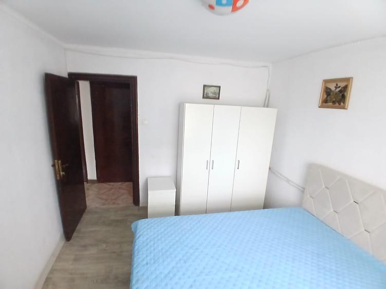 Apartament cu 3 camere decomandat în Sebastian