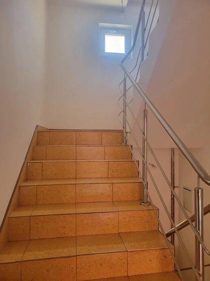 Casă cu 6 camere cu Teren 2900 Mp în Olteni
