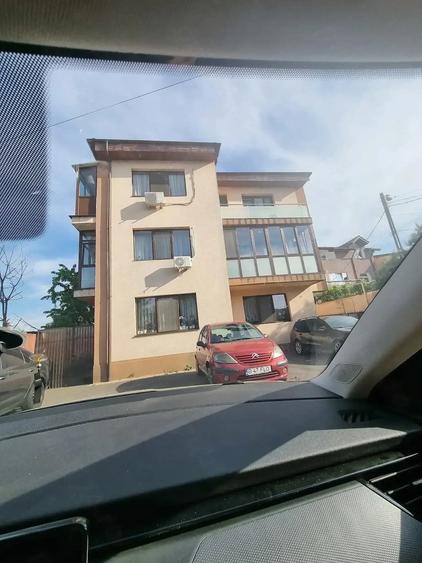 Apartament cu 2 camere semidecomandat în Chiajna