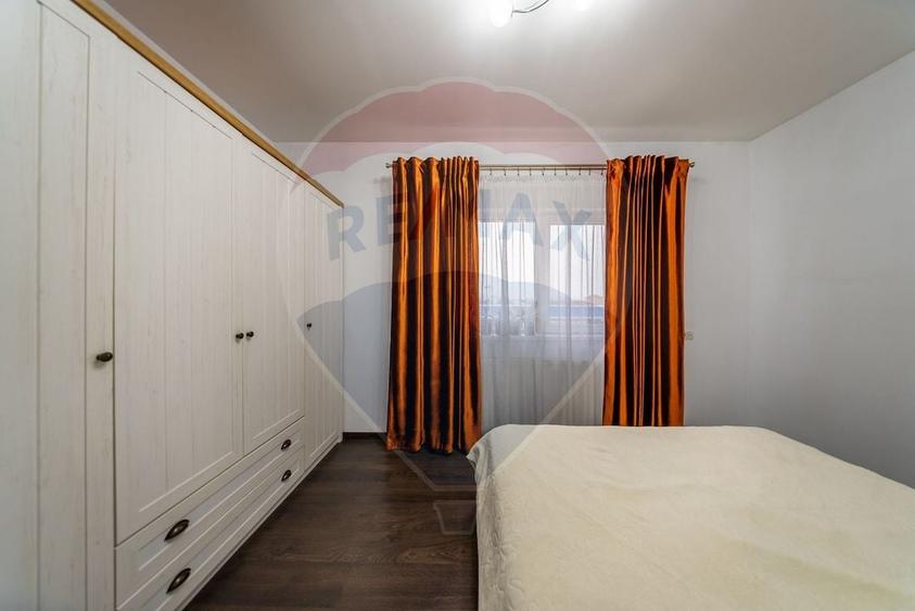 Apartament cu 3 camere decomandat, mobilat în Micălaca