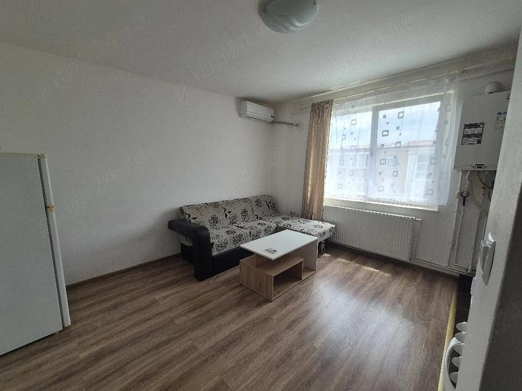 Garsonieră decomandată în Gojdu