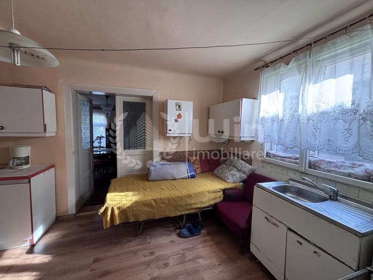 Casă individuală cu 4 camere cu Canalizare în Între Lacuri