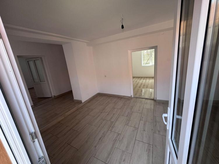 Casă individuală cu 5 camere cu Teren 3223 Mp în Josani (Măgești)
