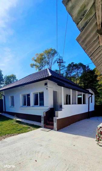 Casă cu 2 camere cu Teren 1470 Mp în Central