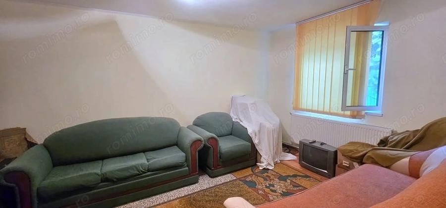 Casă cu Teren 1055 Mp în Vânători