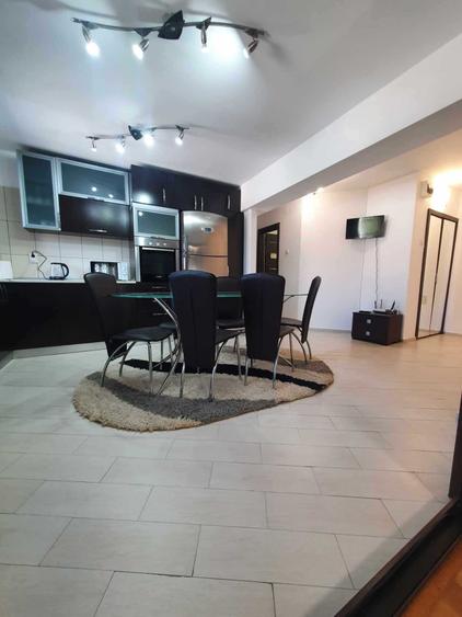 Apartament cu 3 camere decomandat în Exterior Vest