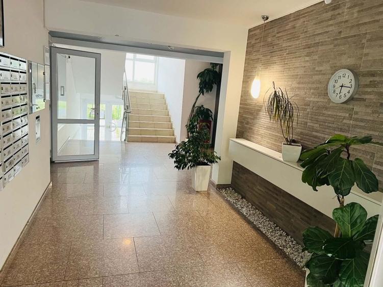Apartament cu 3 camere decomandat în Nufărul