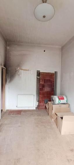 Apartament cu 4 camere semidecomandat în Central