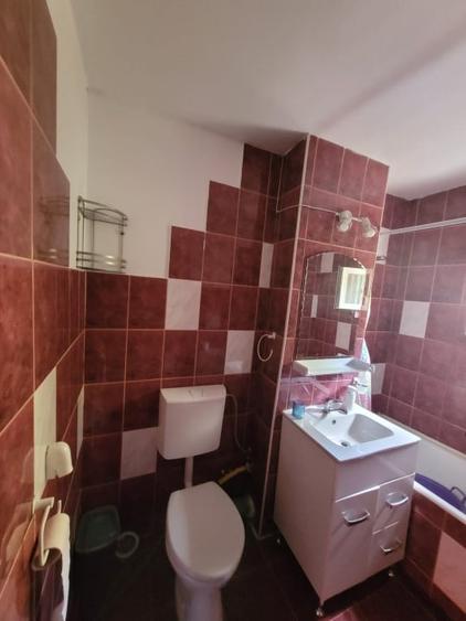 Apartament cu 3 camere decomandat, mobilat în Gării