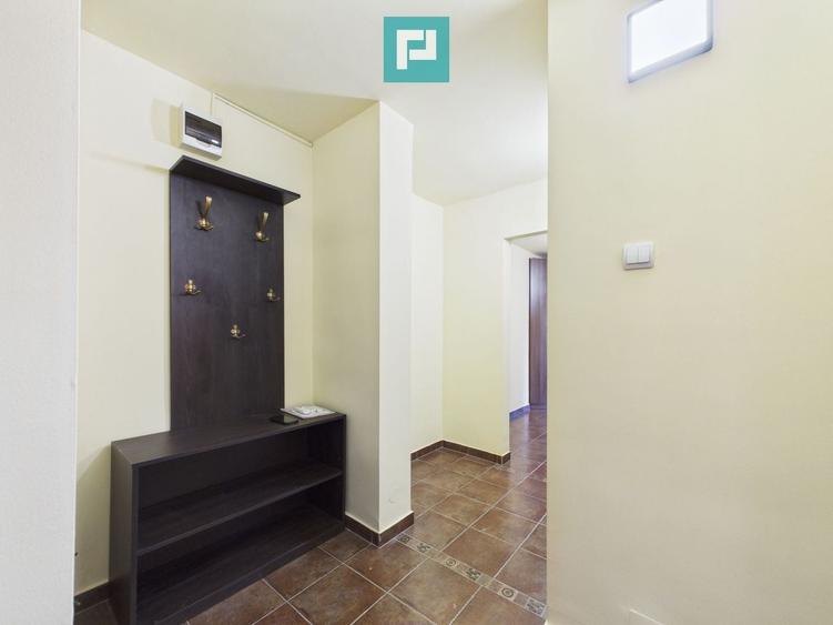 Apartament cu 3 camere decomandat în Alfa