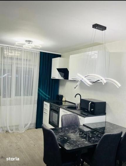 Apartament cu 4 camere decomandat în Nufărul