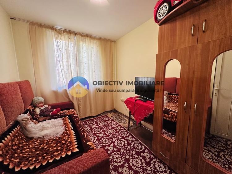 Apartament cu 3 camere semidecomandat în Dărmănești