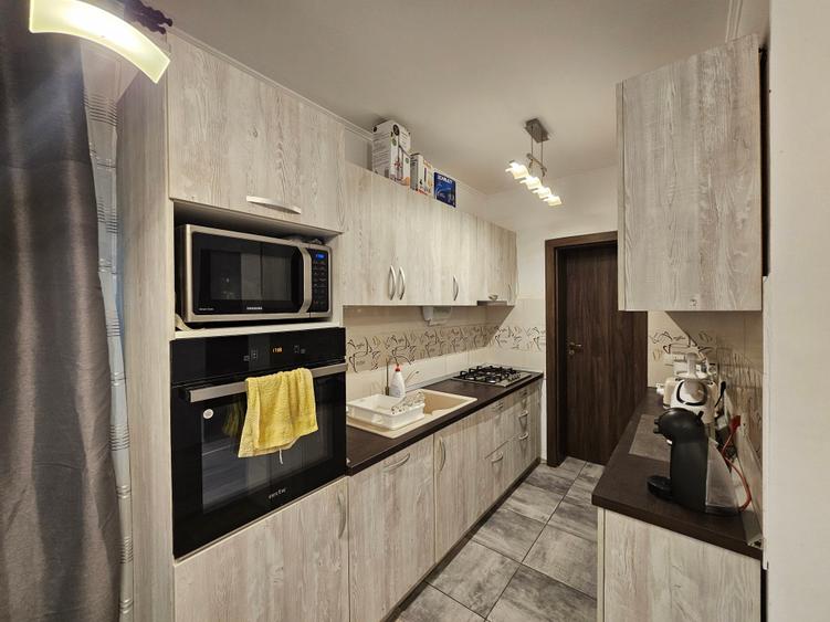 Duplex cu 5 camere cu Canalizare în Dumbrăvița