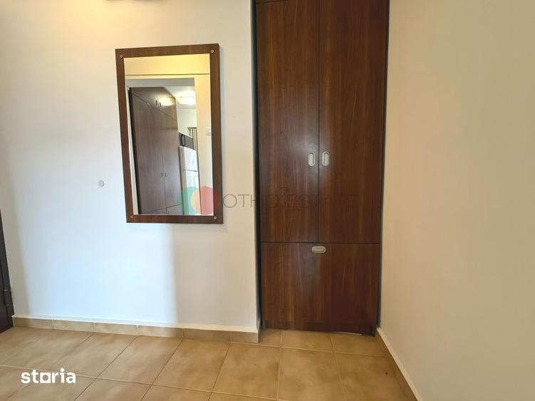 Apartament cu 2 camere semidecomandat, mobilat în Tei