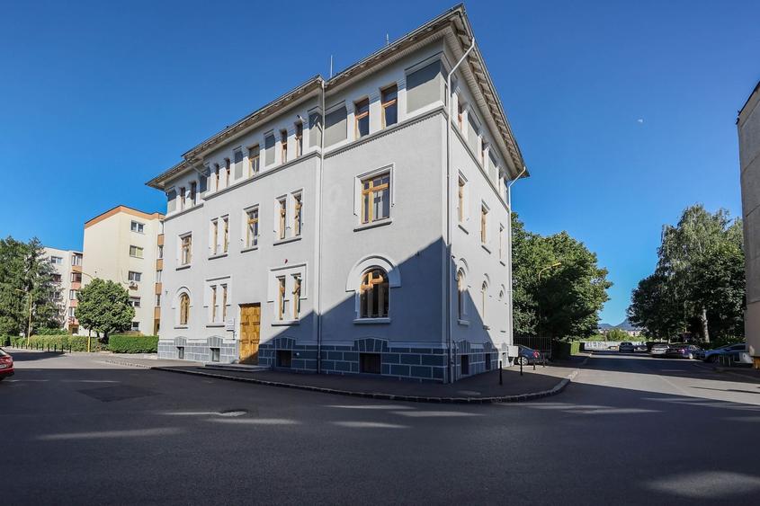 Birou, de 860 mp, în Centrul Civic