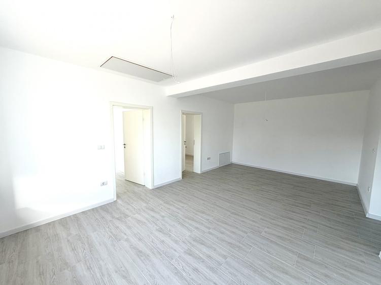 Duplex cu 3 camere cu Canalizare în Moșnița Veche