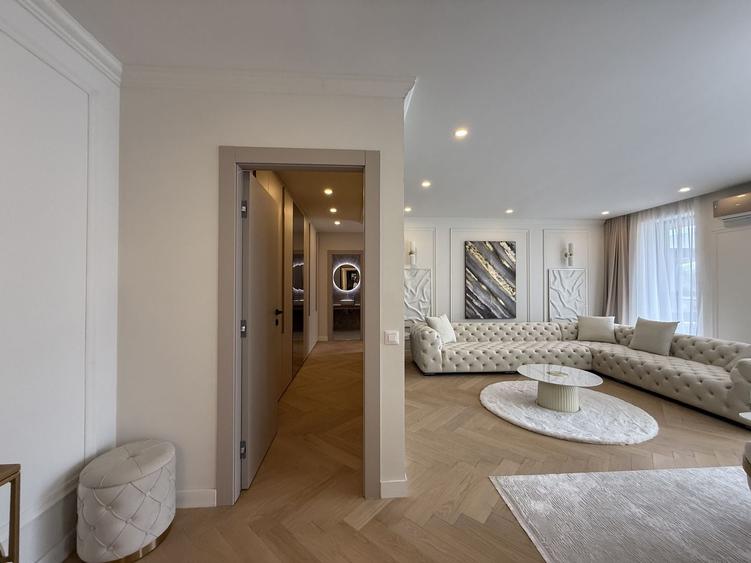 Apartament cu 4 camere în Pipera