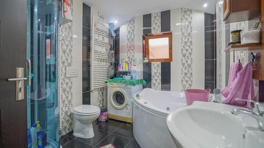 Casă individuală cu 5 camere cu Teren 512 Mp în Sânpetru