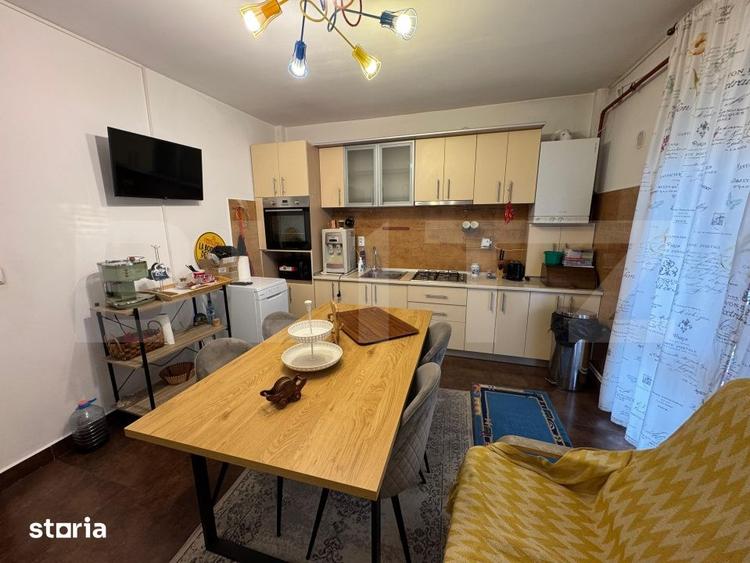 Apartament cu 3 camere semidecomandat, mobilat în 1 Mai