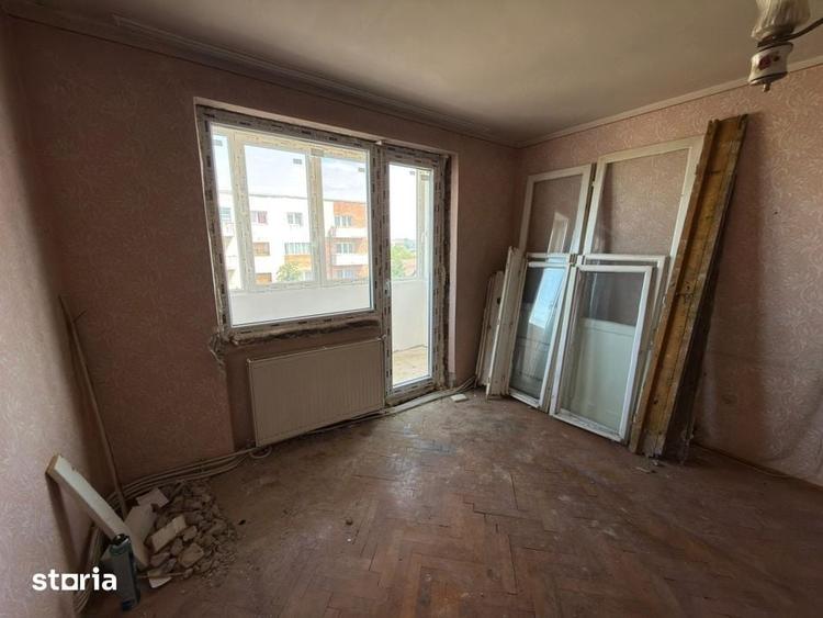 Apartament cu 2 camere semidecomandat în Micro 17