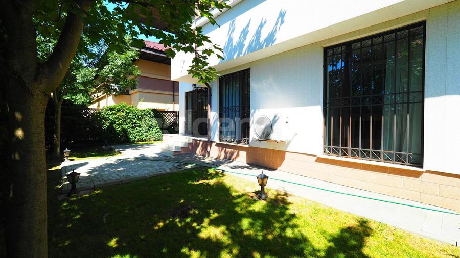 Duplex cu 8 camere cu Canalizare în Iancu Nicolae