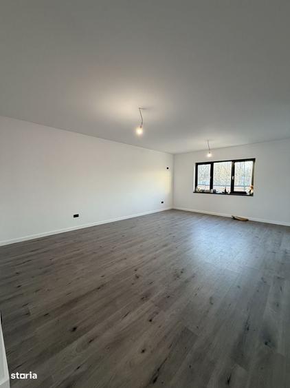 Casă cu 4 camere cu Teren 400 Mp în Domnești