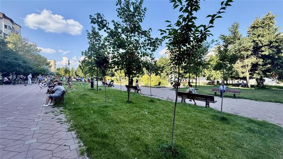Spațiu comercial, de 40 mp, în Nicolina
