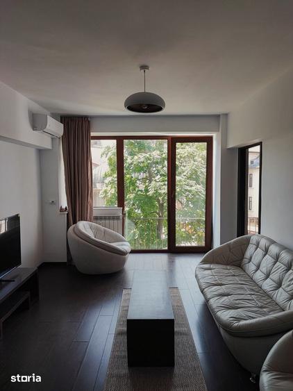 Apartament cu 3 camere în Romană