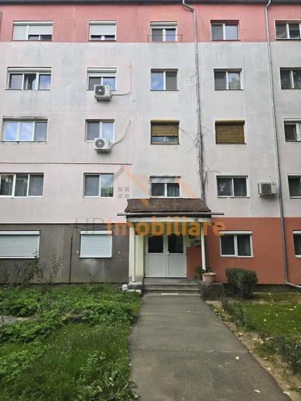 Apartament cu 3 camere decomandat în Nufărul