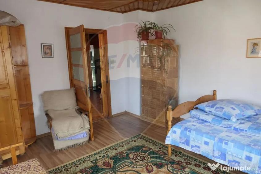 Casă cu 3 camere cu Teren 861 Mp în Central