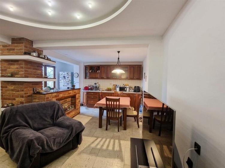 Apartament cu 4 camere decomandat în Central