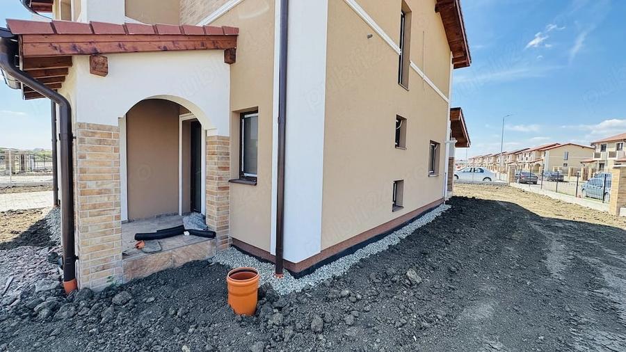 Casă cu Teren 589 Mp în Săcălaz