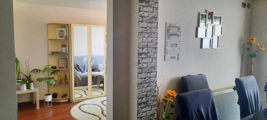 Apartament cu 3 camere decomandat în Central