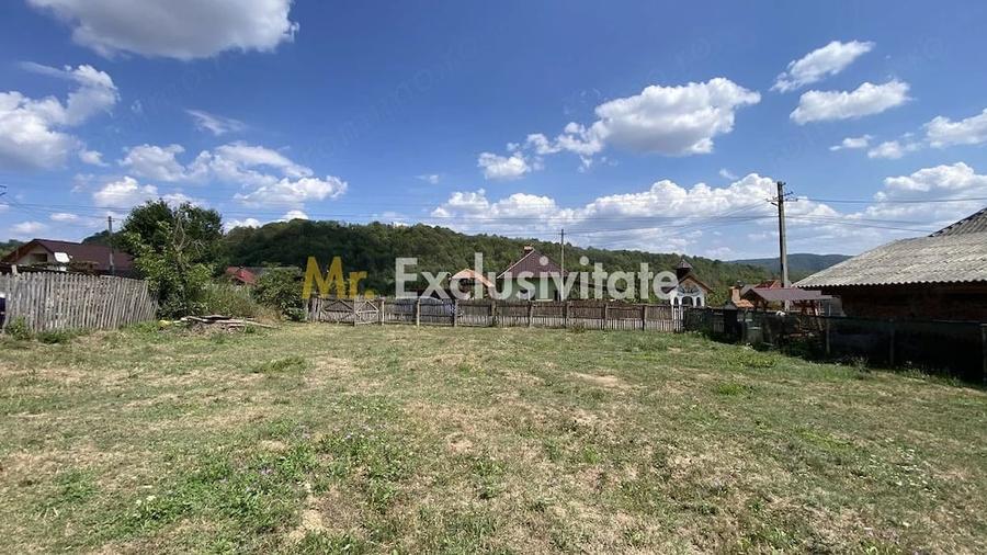Teren de 4000 mp, în Aninoasa