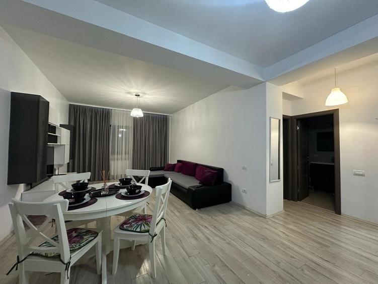 Apartament cu 2 camere decomandat, mobilat în Universitate