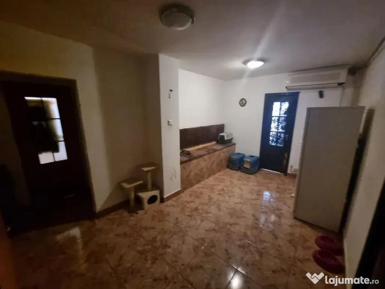 Apartament cu 2 camere decomandat în Far