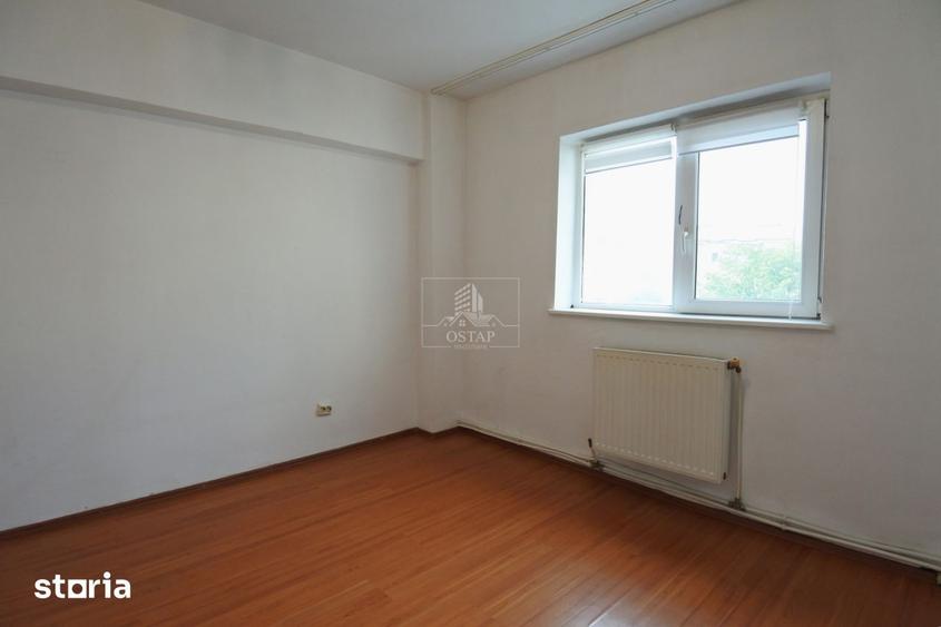Apartament cu 3 camere decomandat în Energiei