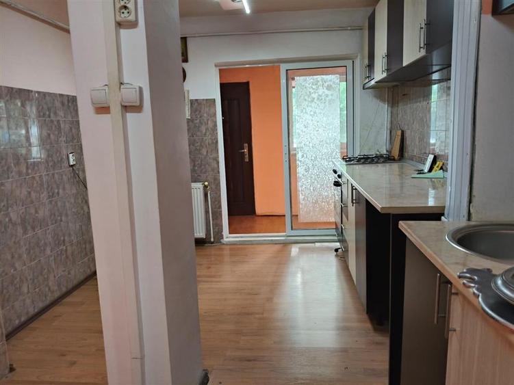 Apartament cu 2 camere decomandat în Buzaului