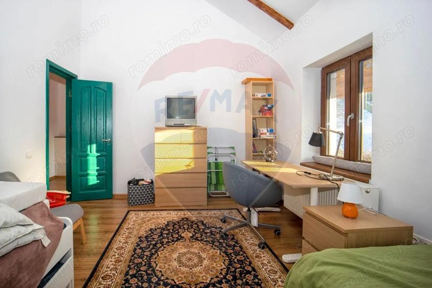 Casă cu Teren 835 Mp în Central