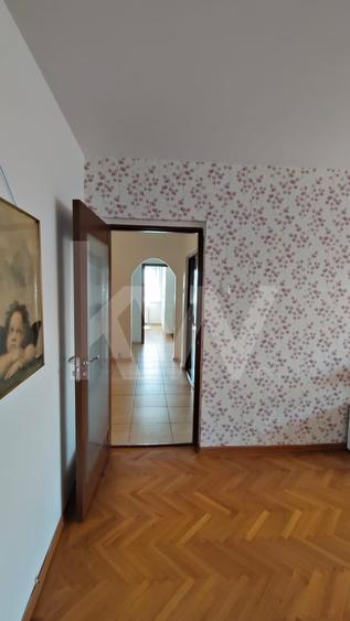 Apartament cu 3 camere decomandat, mobilat în Vasile Aaron