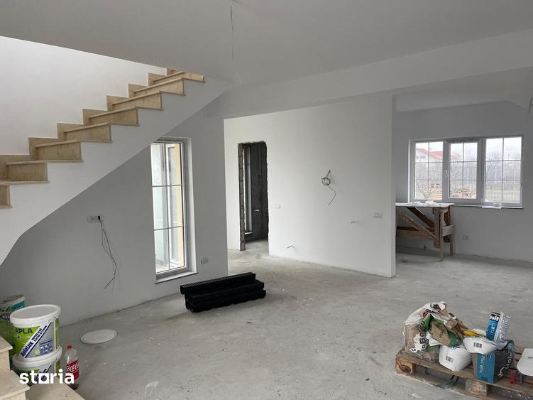 Casă cu 5 camere cu Teren 312 Mp în Central