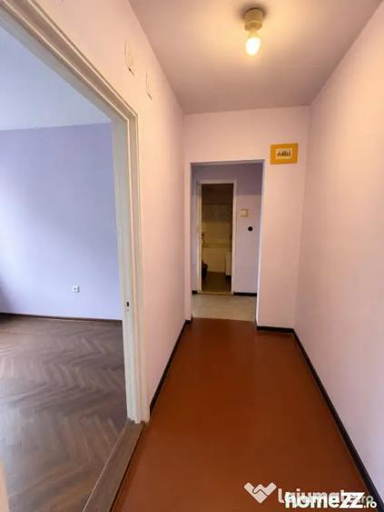 Apartament cu 3 camere semidecomandat în Tomis Nord