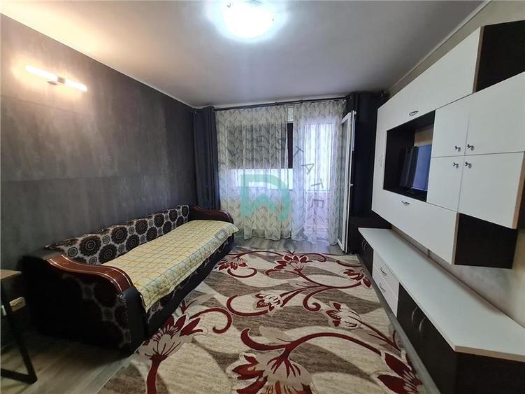 Garsonieră decomandată, mobilată în Astra