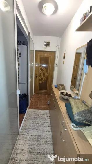 Apartament cu 2 camere semidecomandat în Poarta 6