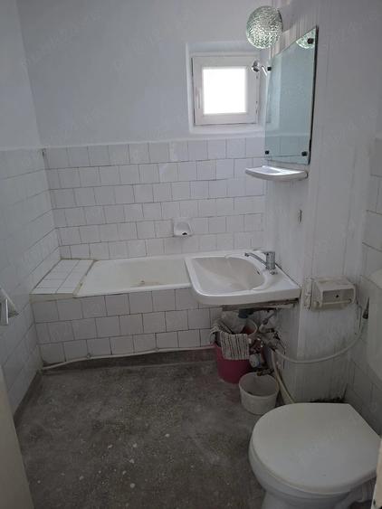 Apartament cu 3 camere decomandat în Decebal