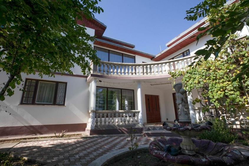 Casă cu 4 camere în Central